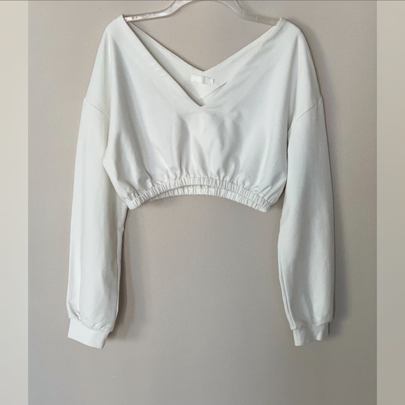 v neck cropped sweatshirt
